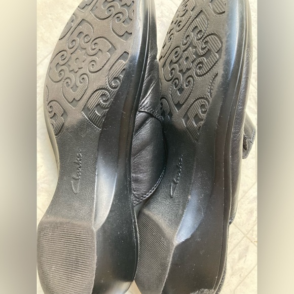 Clark’s Clogs - Picture 3 of 6